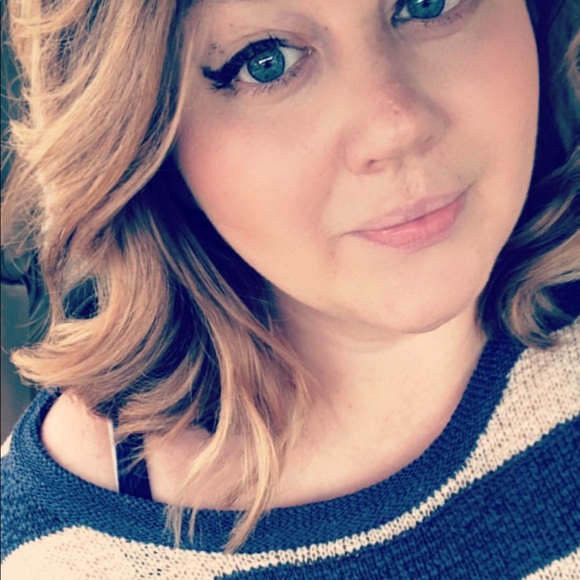 Welcome to my closet! - Picture 2 of 9